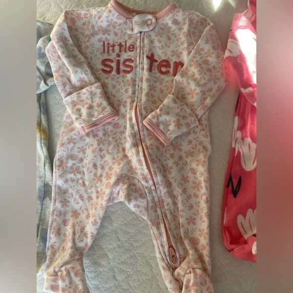 Carter’s newborn one piece with footies Sleep wear - Picture 3 of 11